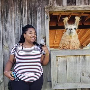 Meet your Posher, Courtney